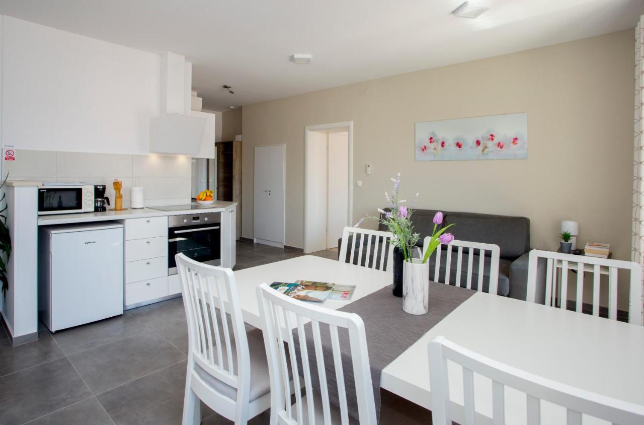 The View Apartment Split Exterior photo